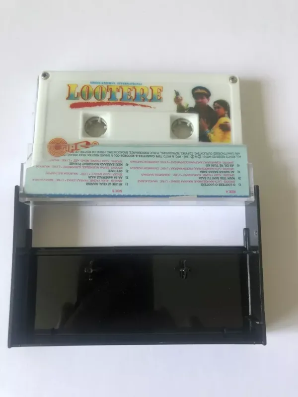 LOOTERE - Bollywood Hindi Cassette Tape - Image 2